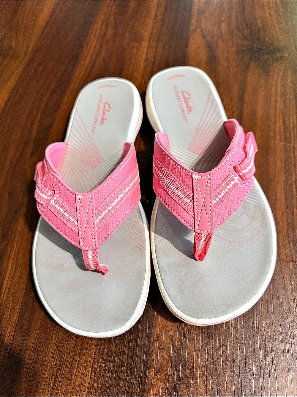 Clarks Cloudsteppers Women’s 7 M Pink Gray Thong Comfort Sandals Adjustable